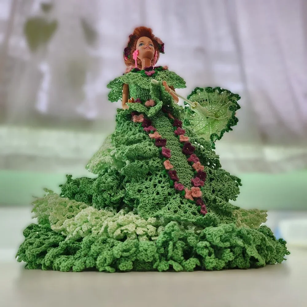 Crochet Felicity Garden Party Dress & Umbrella on Vintage Barbie - Picture 5 of 13